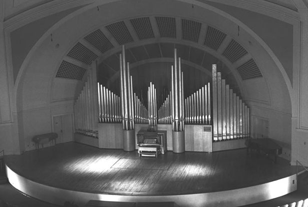 In 1960, the organ is installed, made possible by a donation from emeritus faculty member Frederick Alexander