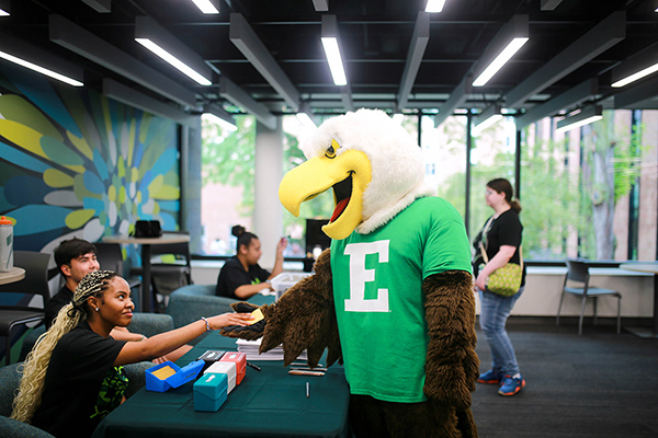 students meeting with Swoop